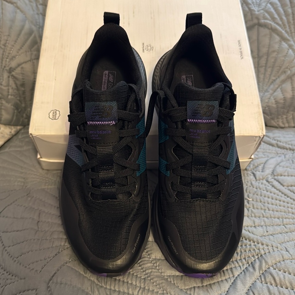 New. Balance women’s sneakers